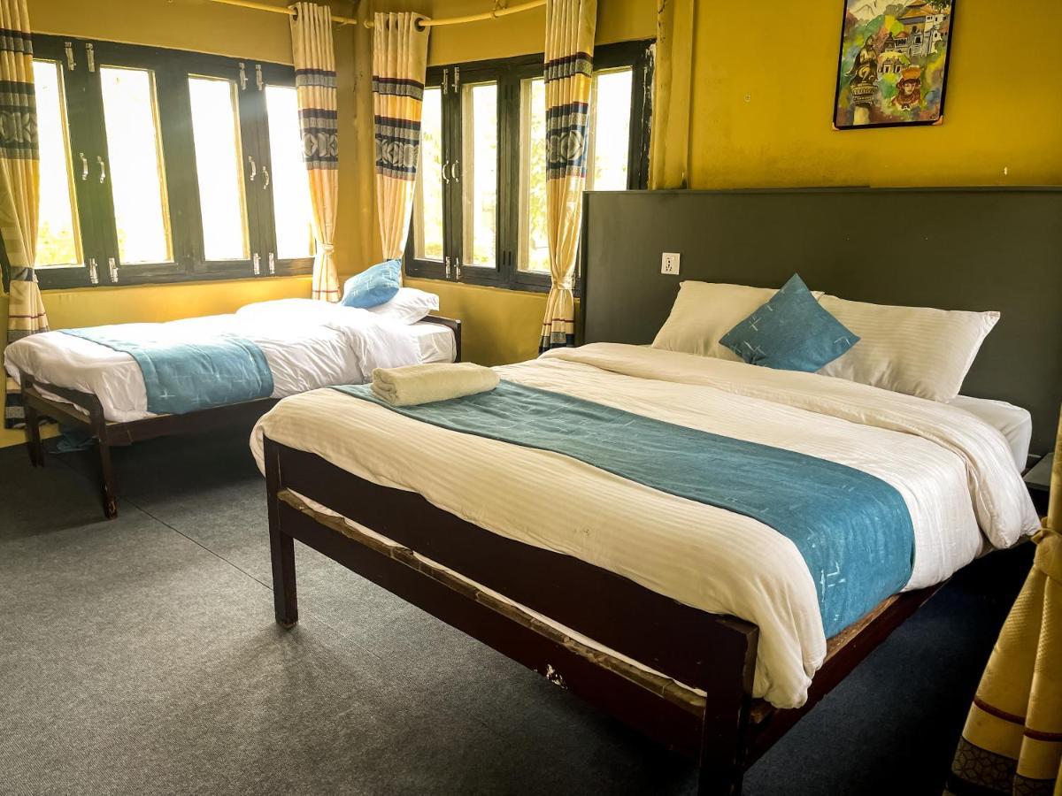 Hotel Tharu Garden And Beer Bar شيتوان المظهر الخارجي الصورة