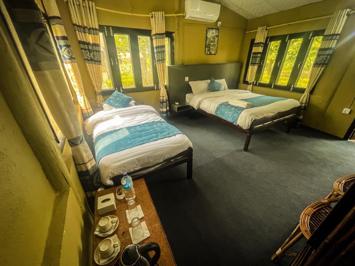 Hotel Tharu Garden And Beer Bar شيتوان المظهر الخارجي الصورة