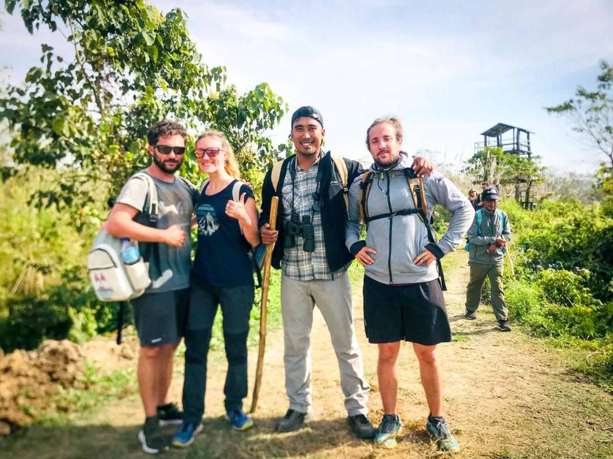 Hotel Tharu Garden And Beer Bar شيتوان المظهر الخارجي الصورة