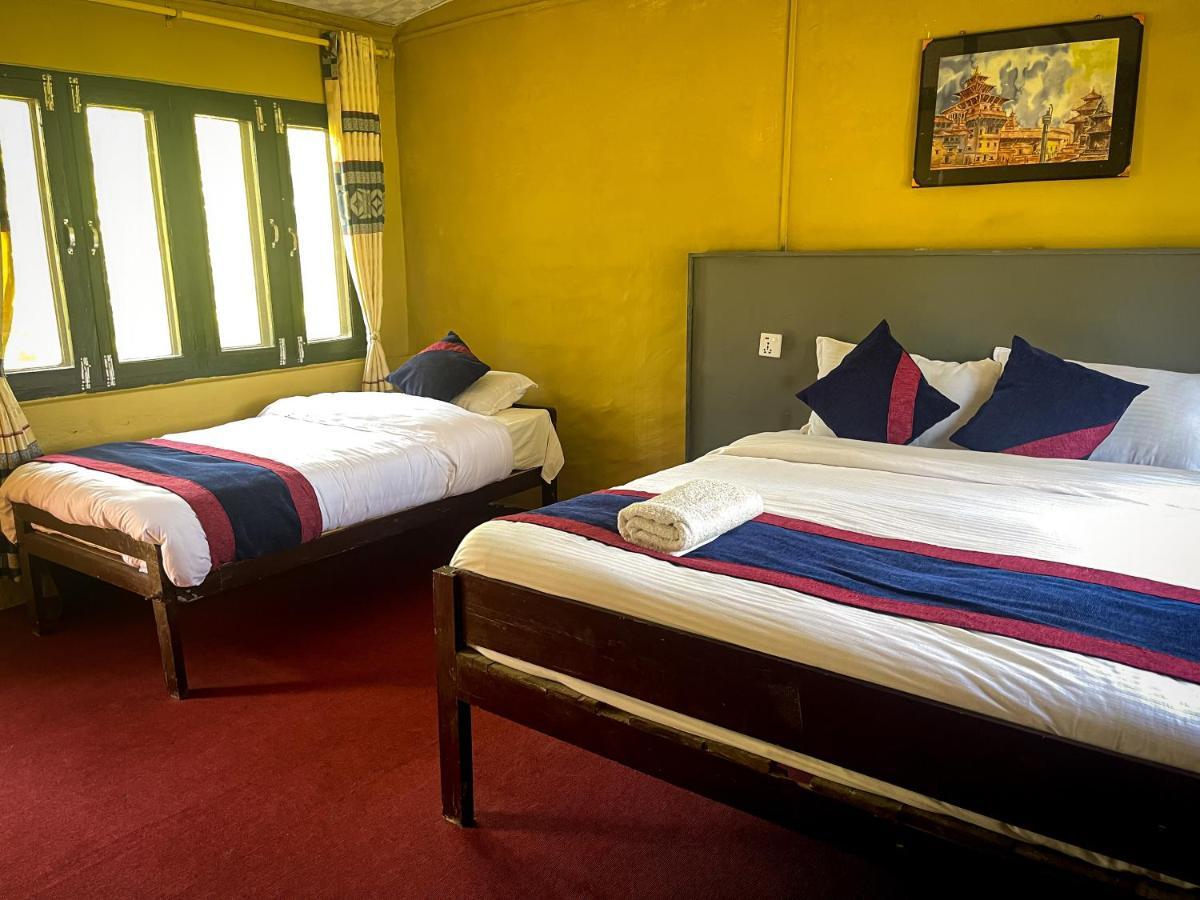 Hotel Tharu Garden And Beer Bar شيتوان المظهر الخارجي الصورة