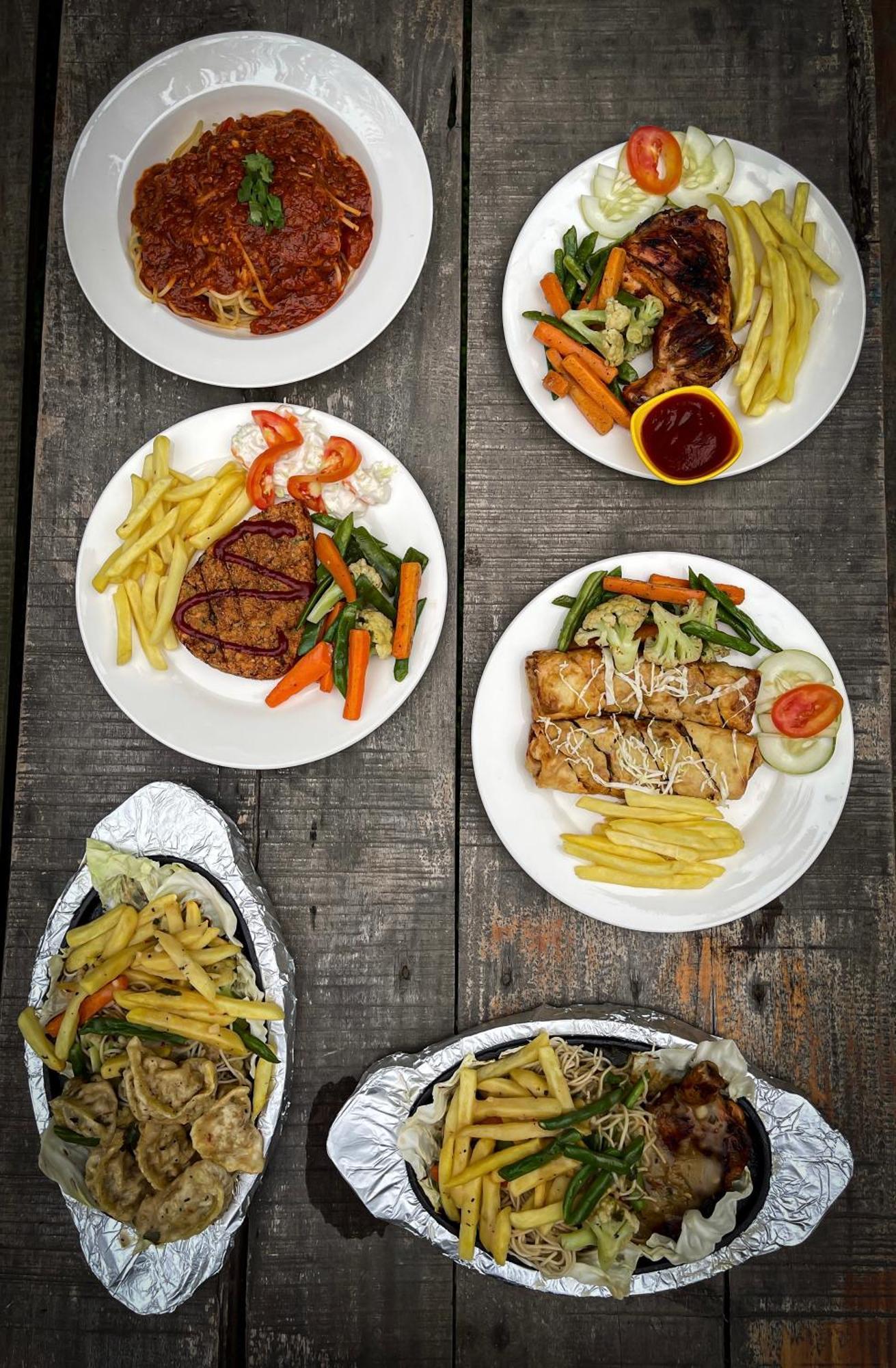 Hotel Tharu Garden And Beer Bar شيتوان المظهر الخارجي الصورة