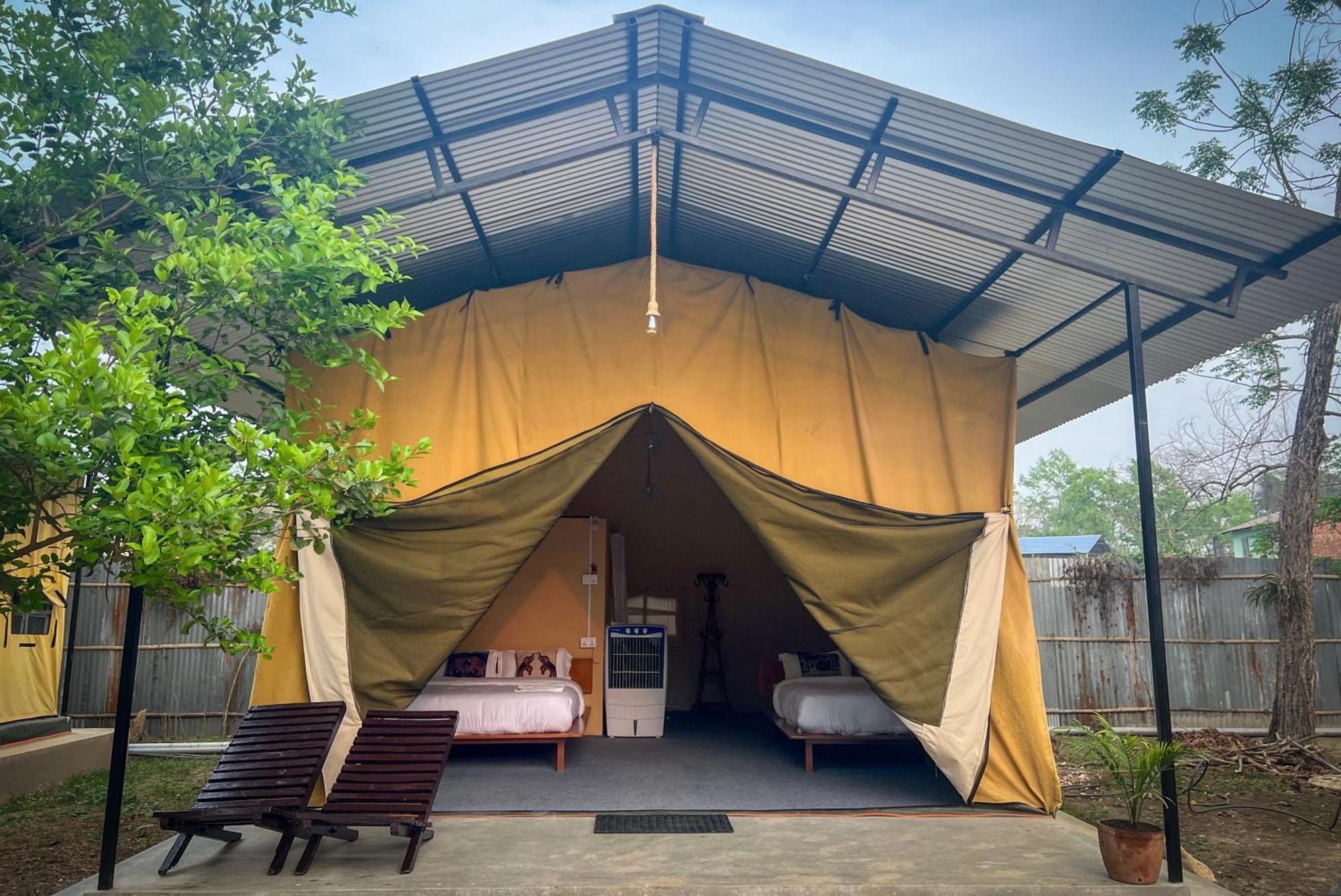 Hotel Tharu Garden And Beer Bar شيتوان المظهر الخارجي الصورة