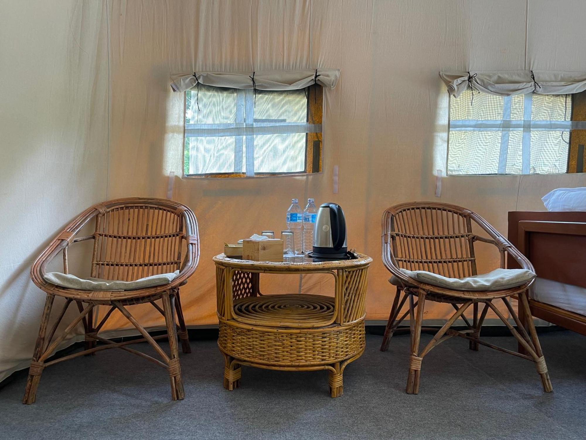 Hotel Tharu Garden And Beer Bar شيتوان المظهر الخارجي الصورة